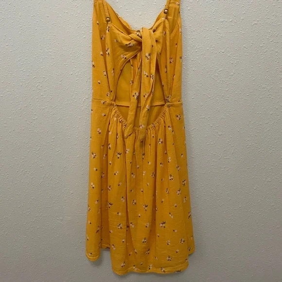 yellow floral hollister mini dress - Picture 4 of 5